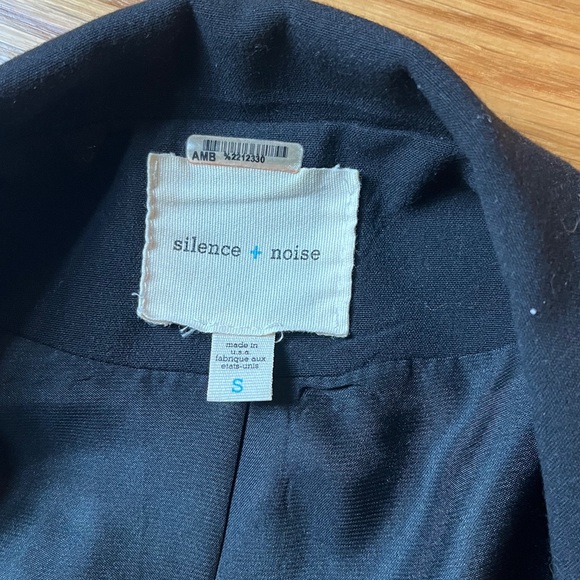 Silence + Noise oversized black blazer - Picture 2 of 3